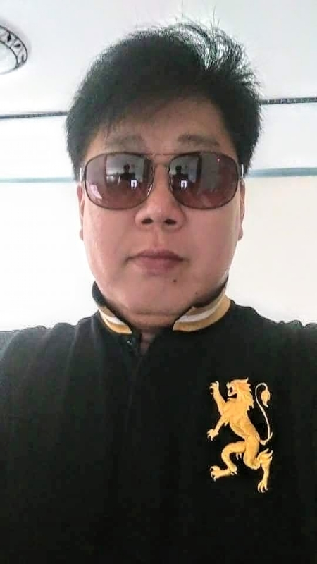 含笑半步癲的第一张照片--高雄交友中心