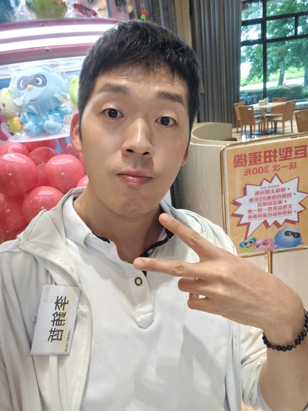 銪哲的第一张照片--高雄交友中心